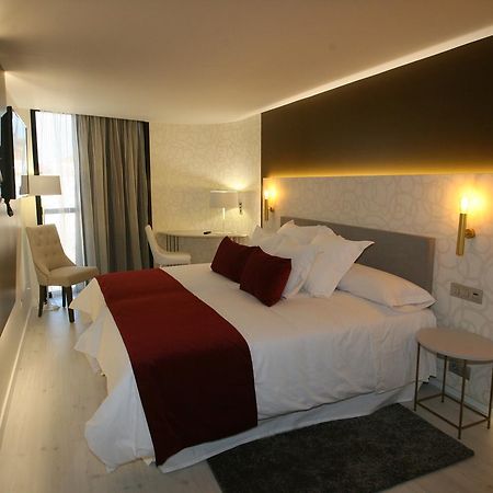 מונפורט דה למוס Hotel Cardenal מראה חיצוני תמונה