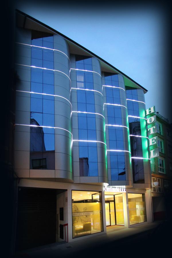 מונפורט דה למוס Hotel Cardenal מראה חיצוני תמונה