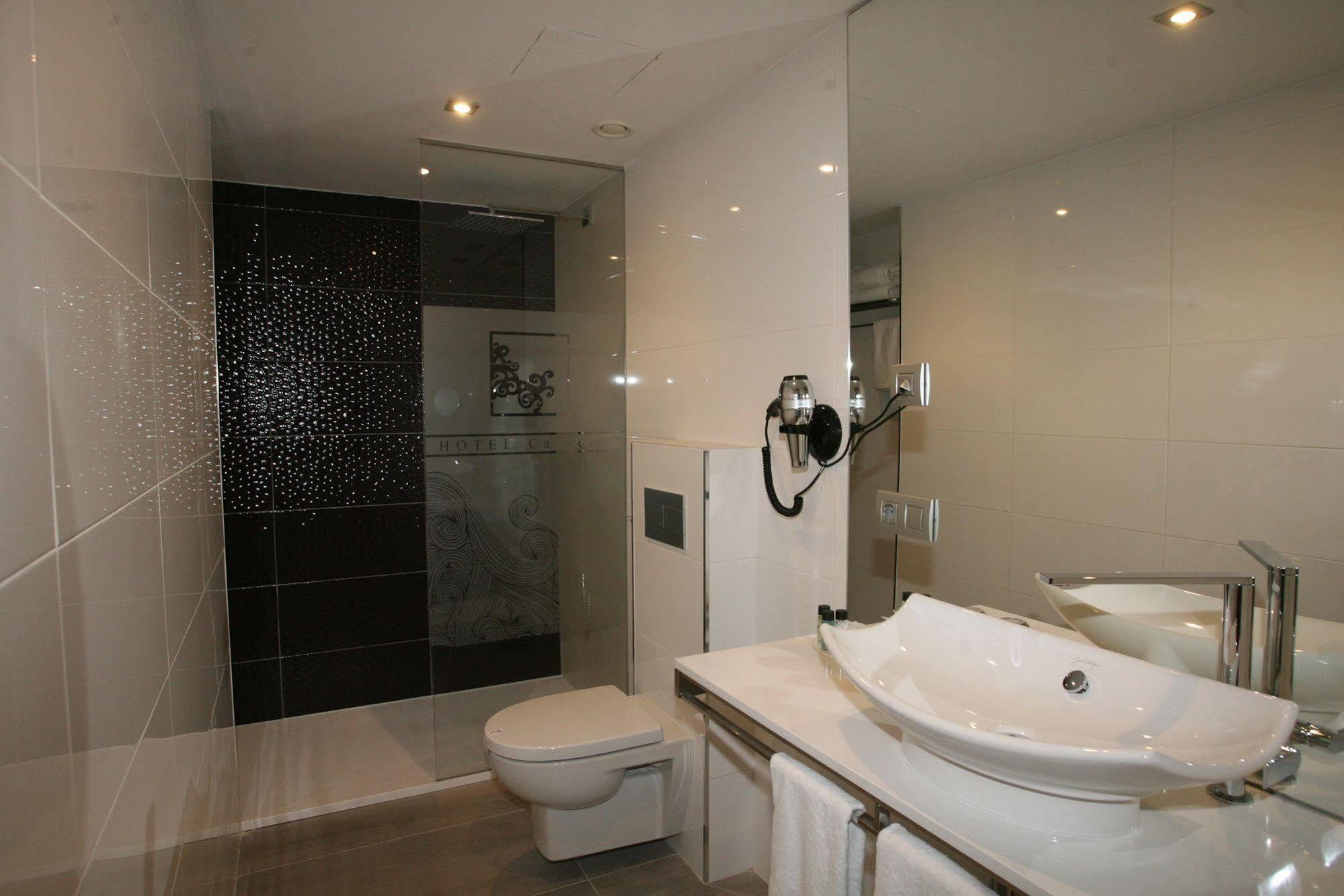 מונפורט דה למוס Hotel Cardenal מראה חיצוני תמונה